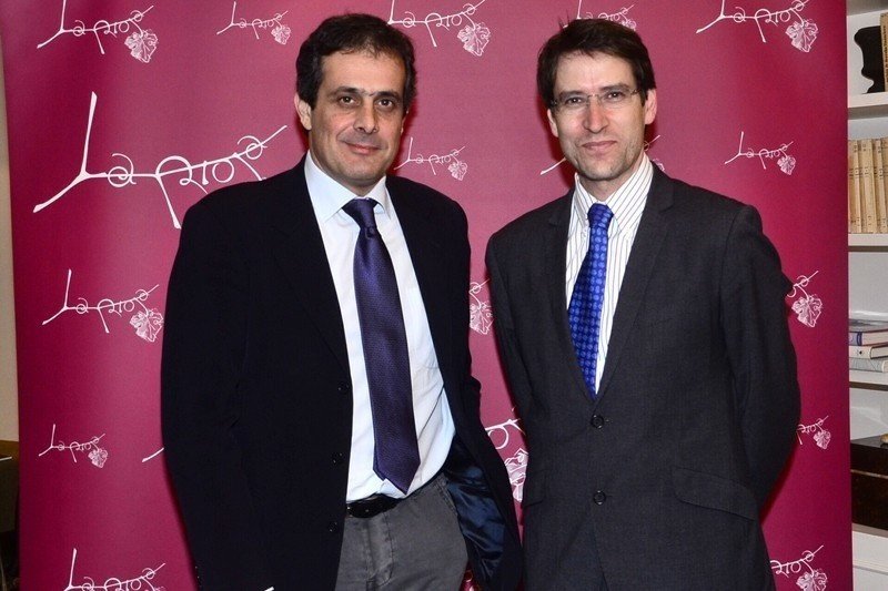 Francesco Signoretti, nuevo CEO de Rumbo (izquierda), y Gonzalo Gonzalo Capellán, consejero de Turismo de La Rioja. 