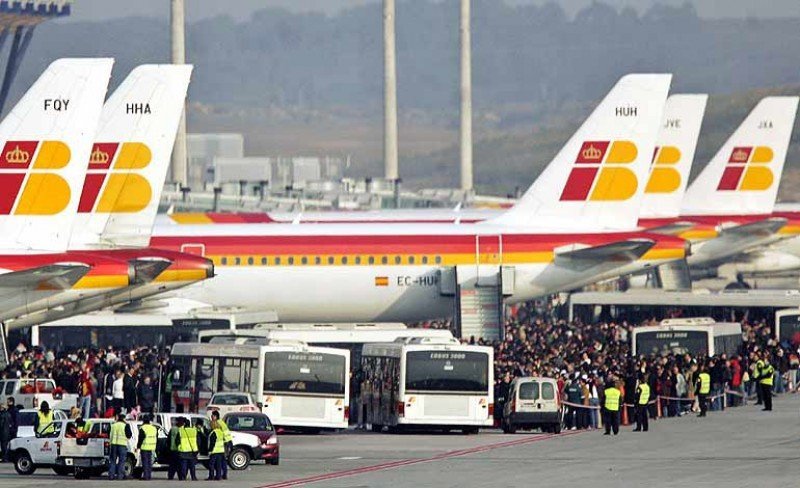 Iberia obligada a cubrir el 50% de los vuelos internacionales durante huelga