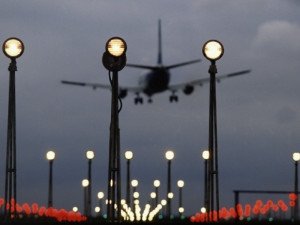 Las agencias francesas que no informen sobre la lista negra de aerolíneas serán multadas con 7.500 €