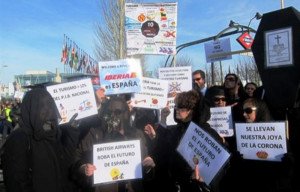 Trabajadores de Iberia reúnen 50.000 firmas para que el Gobierno paralice "su desmantelamiento"