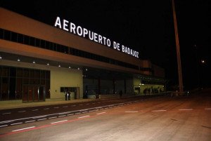 Aeropuerto de Badajoz: la Junta busca aerolínea y anuncia acciones contra Helitt
