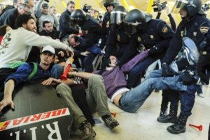 Huelga en Iberia: las imágenes más tuiteadas de la primera jornada 