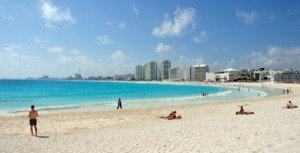 Cancún espera 60.000 "spring breakers" y refuerza la vigilancia