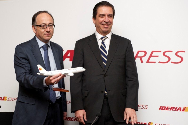 Rafael Sánchez-Lozano renuncia como consejero delegado de Iberia y le sucede el CEO de Iberia Express, Luis Gallego.