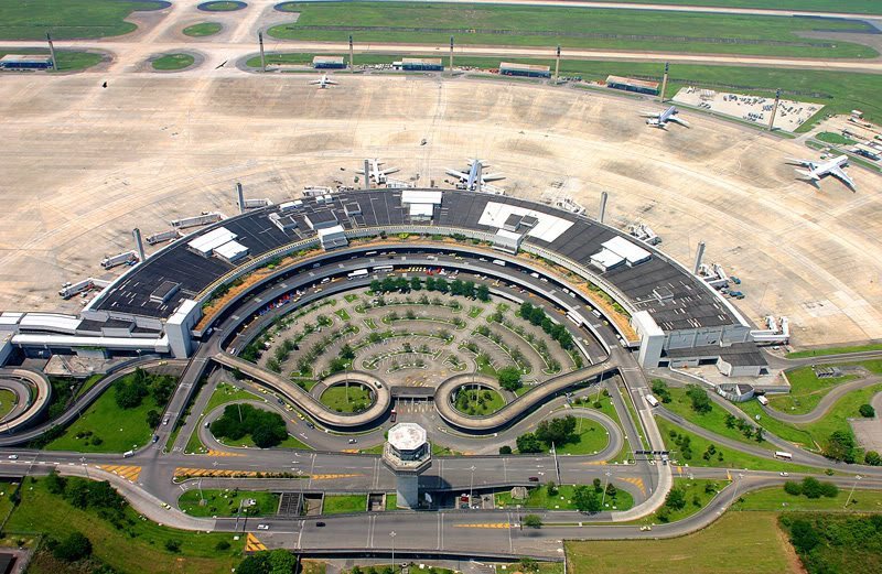 Grupo Schiphol  planea comprar acciones del aeropuerto de Río de Janeiro.