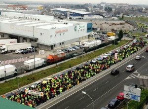 Manifestación con condiciones de los trabajadores de Iberia en Barajas