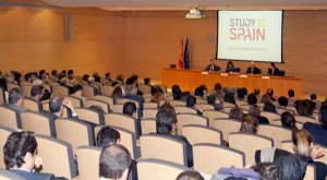 España recibió 936.000 extranjeros por su oferta educativa
