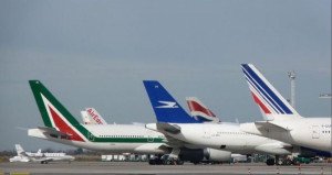 Compañías aéreas no podrán vender pasajes en dólares en Argentina