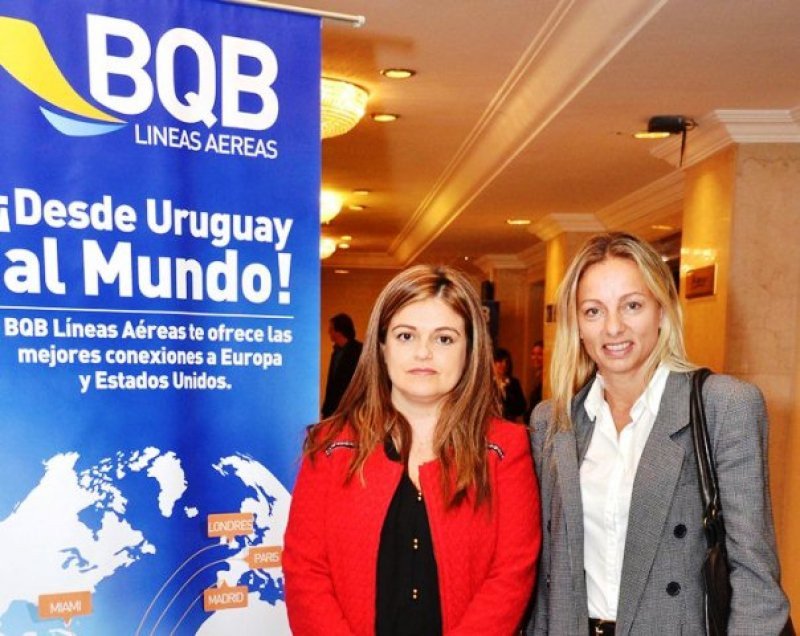 Claudia Fuentes, gerente comercial de BQB Líneas Aéreas y Evelina Pietra, jefe de ventas de Iberia