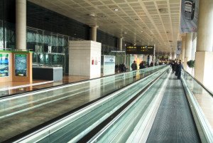 Los aeropuertos españoles acumulan caídas de tráfico del 8,2% en pasajeros y el 16% en vuelos
