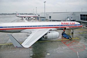 American Airlines genera beneficios por primera vez en seis años excluyendo costes de reestructuración
