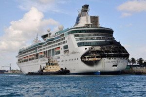 Royal Caribbean recorta beneficios por el incendio del Grandeur of the Seas