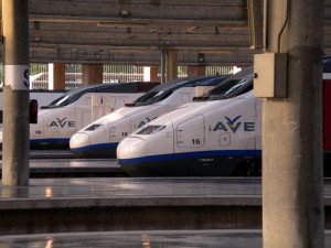 Renfe operará 30 viajes de prueba con el AVE a Alicante  