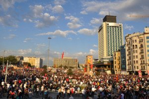 Los turistas españoles en Estambul evitan el epicentro de las protestas