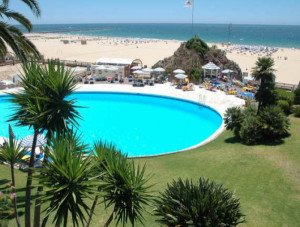 Las pernoctaciones hoteleras caen un 4% en Portugal en abril