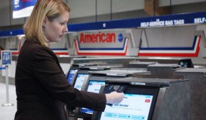 Kioskos de autoservicio agilizan entrada de extranjeros en el aeropuerto de Orlando