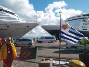 Más turistas pero menos gasto en temporada de cruceros de Uruguay