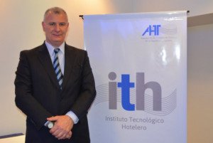 Sergio González: “El crecimiento hotelero se estancó en Argentina por ser año electoral”
