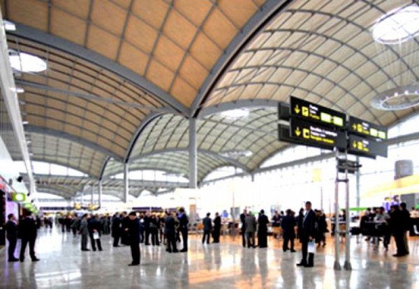 Esto es lo que har&aacute;n los aeropuertos de Valencia y alicante para atender a m&aacute;s pasajeros