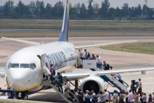 Ordenan a los pilotos de Ryanair volar más lento para ahorrar