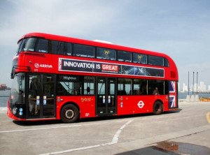 Un ómnibus londinense visita Colombia promoviendo al Reino Unido