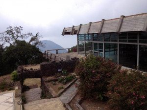 El Salvador buscará inversores para rehabilitar hotel de montaña abandonado