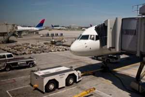 Delta Air Lines compró una refinería y bajó 21% su gasto en combustible