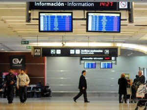 Transporte aéreo de pasajeros baja 2,4% en Argentina