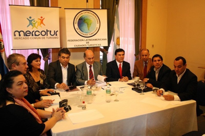Reunión preparatoria del congreso de esta semana, que impulsa el Mercotur. Foto Contacto Paraguay
