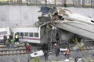 Imputan a los responsables de la seguridad en la vía por el accidente de Santiago