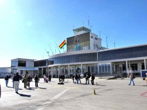 La Paz necesita un nuevo aeropuerto pero no saben dónde construirlo