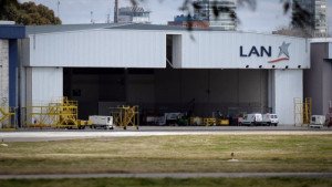 CEO de LAN reitera ante Kicillof que es inviable operar sin un hangar en Aeroparque