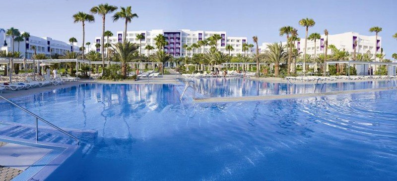 Riu dispondrá de 1.768 nuevas habitaciones de aquí a 2015 en cuatro hoteles. En la imagen el ClubHotel Riu Gran Canaria, reabierto tras una completa reforma de sus instalaciones.