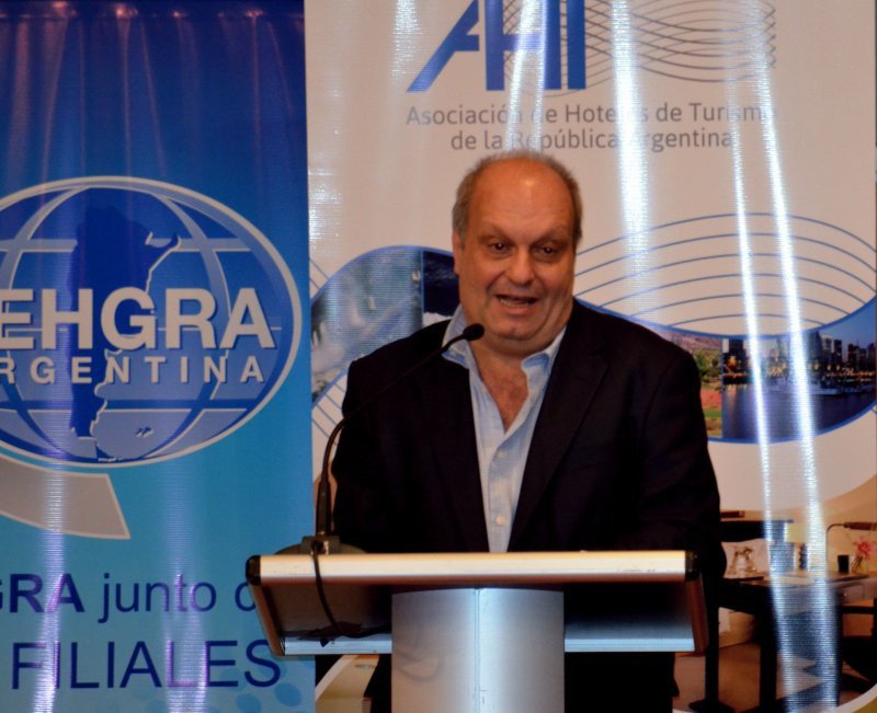 Hernán Lombardi, durante el acto inaugural de HOTELGA 2013.