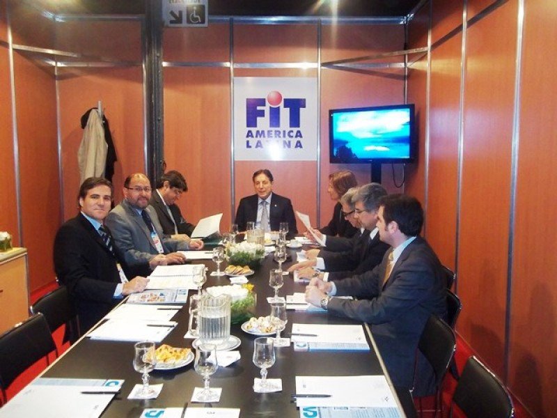 Reunión de la directiva del Consejo Empresarial de Turismo de América del Sur en la FIT