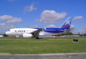 La justicia argentina extiende la medida cautelar contra el desalojo de LAN del Aeroparque 