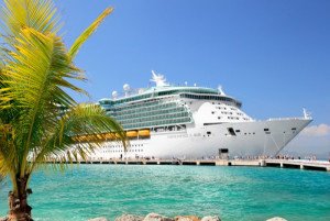 Royal Caribbean recortará 100 empleos en Miami