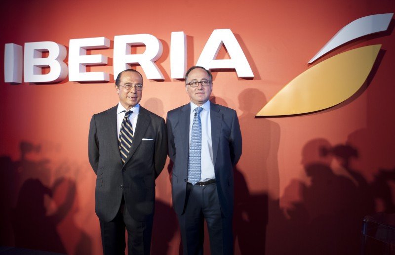 Antonio Vázquez, presidente de Iberia e IAG (izda.), y Luis Gallego, CEO de Iberia, durante la presentación de la nueva imagen de la compañía.