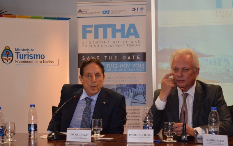 Carlos Ghezzi (Presidente CAT) y Daniel Aguilera (Secretario de Turismo) durante el lanzamiento de FITHA.
