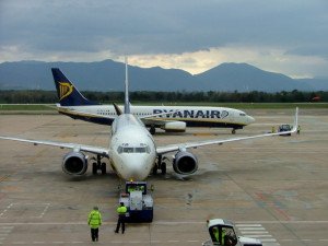Ayudas ilegales: investigan a Ryanair y otras aerolíneas que operan en Girona y Reus  