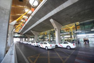 La tarifa fija de taxi Madrid-Aeropuerto causa polémica