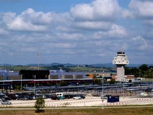 España estrena los aterrizajes por satélite en el Aeropuerto de Santander