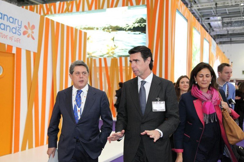 Federico Trillo, José Manuel Soria e Isabel Borrego, en la WTM.