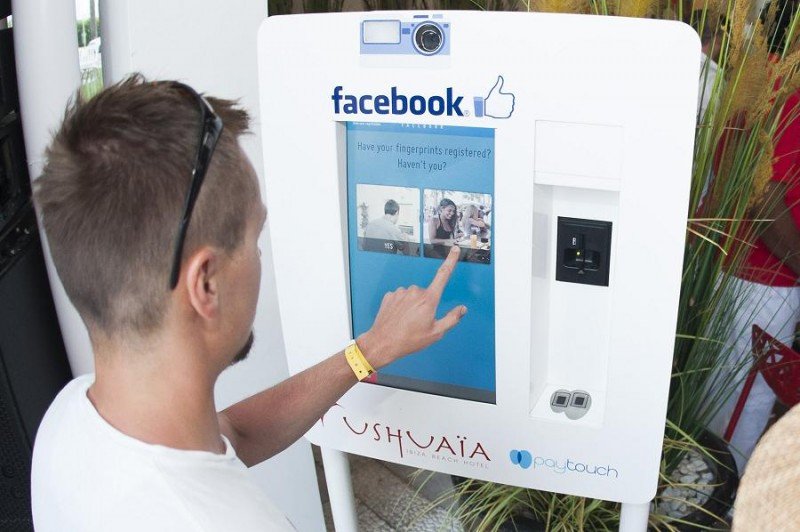 El reconocimiento de huella dactilar para acceder a Facebook que ofrece el Ushuaïa Ibiza Beach responde a la necesidad de los Millennials de estar siempre conectados.