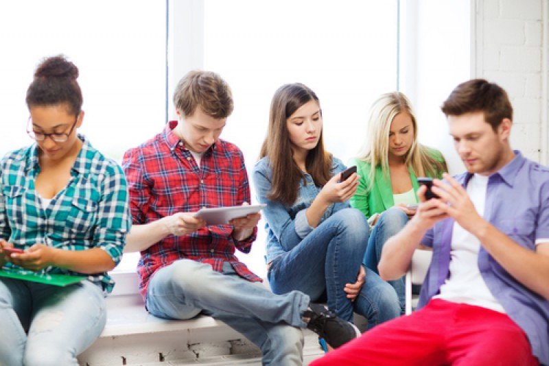 El 55% de la población española posee un smartphone, aunque dicho porcentaje es más elevado entre los jóvenes #shu#