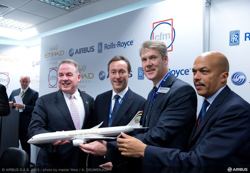Anuncio de acuerdos de compra entre Airbus y Etihad, su principal cliente del A380, en Dubái.