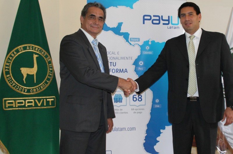 Publio Santander (Presidente de APAVIT) y Rafael Hospina Ossio (Country Manager de PayU Latam Perú).