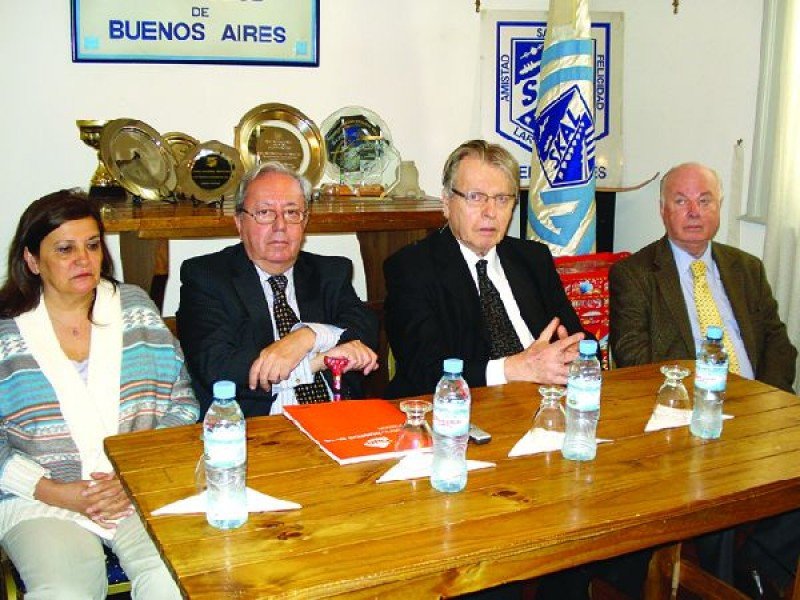 De izq a der: Alicia Gemelli, Carlos Gutiérrez, Juan Carlos Chervatin y Enrique Amadasi.