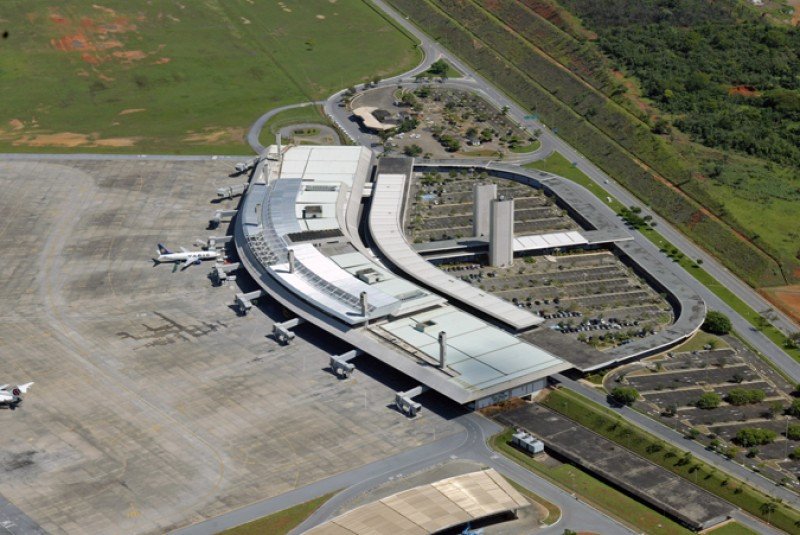En aeropuerto de Belo Horizonte deberá construirse una nueva terminal de pasajeros con al menos 14 muelles. 