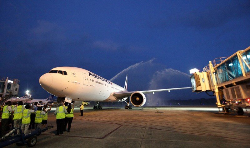 Bautismo del primer vuelo París-Panamá. Foto: Gobierno de Panamá